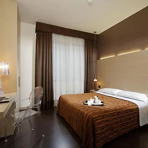 *** Hotel Paris Italia